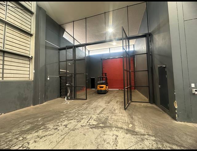 2,344M² WAREHOUSE FOR SALE IN JET PARK